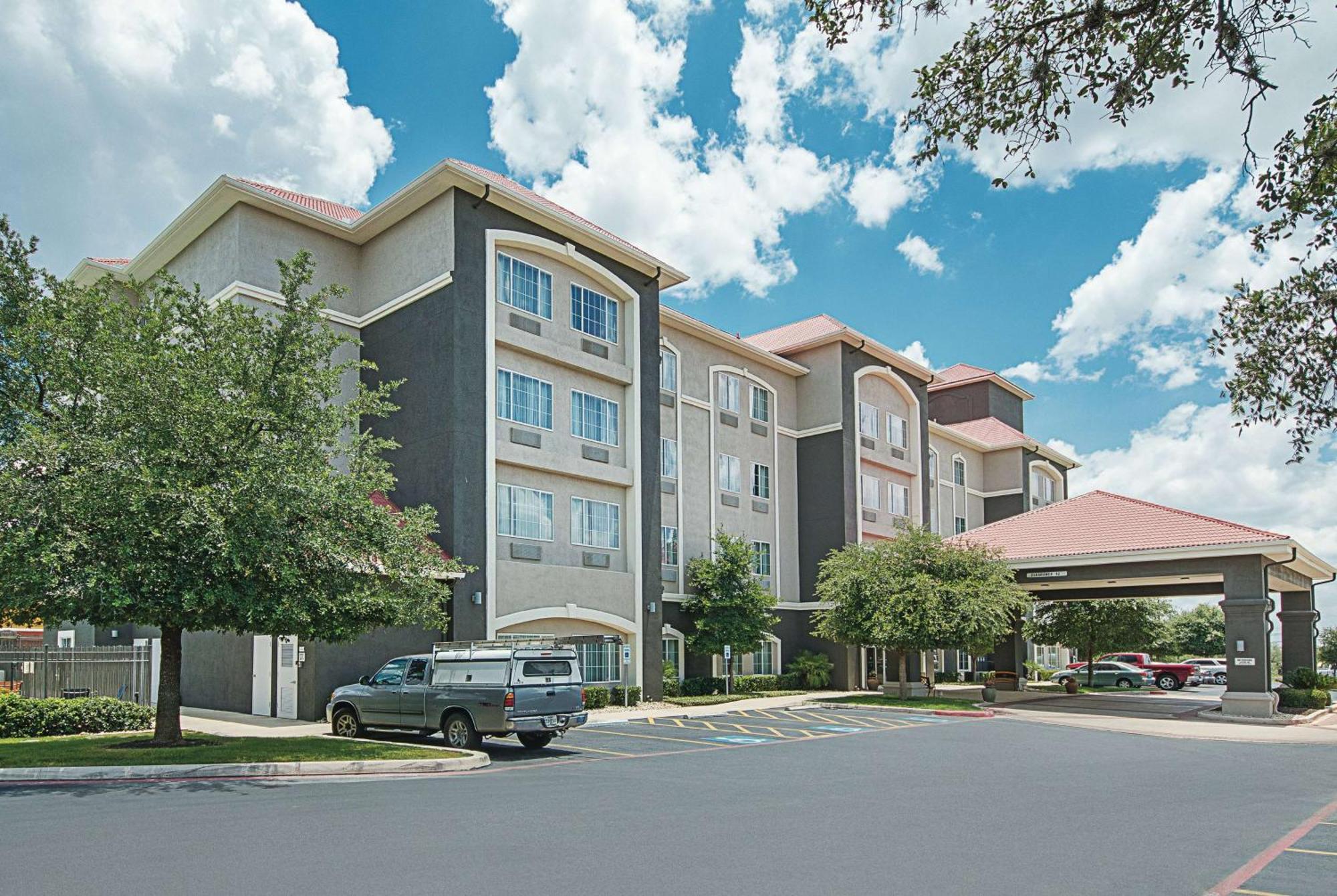 La Quinta By Wyndham San Antonio Northwest Hotel Exterior photo