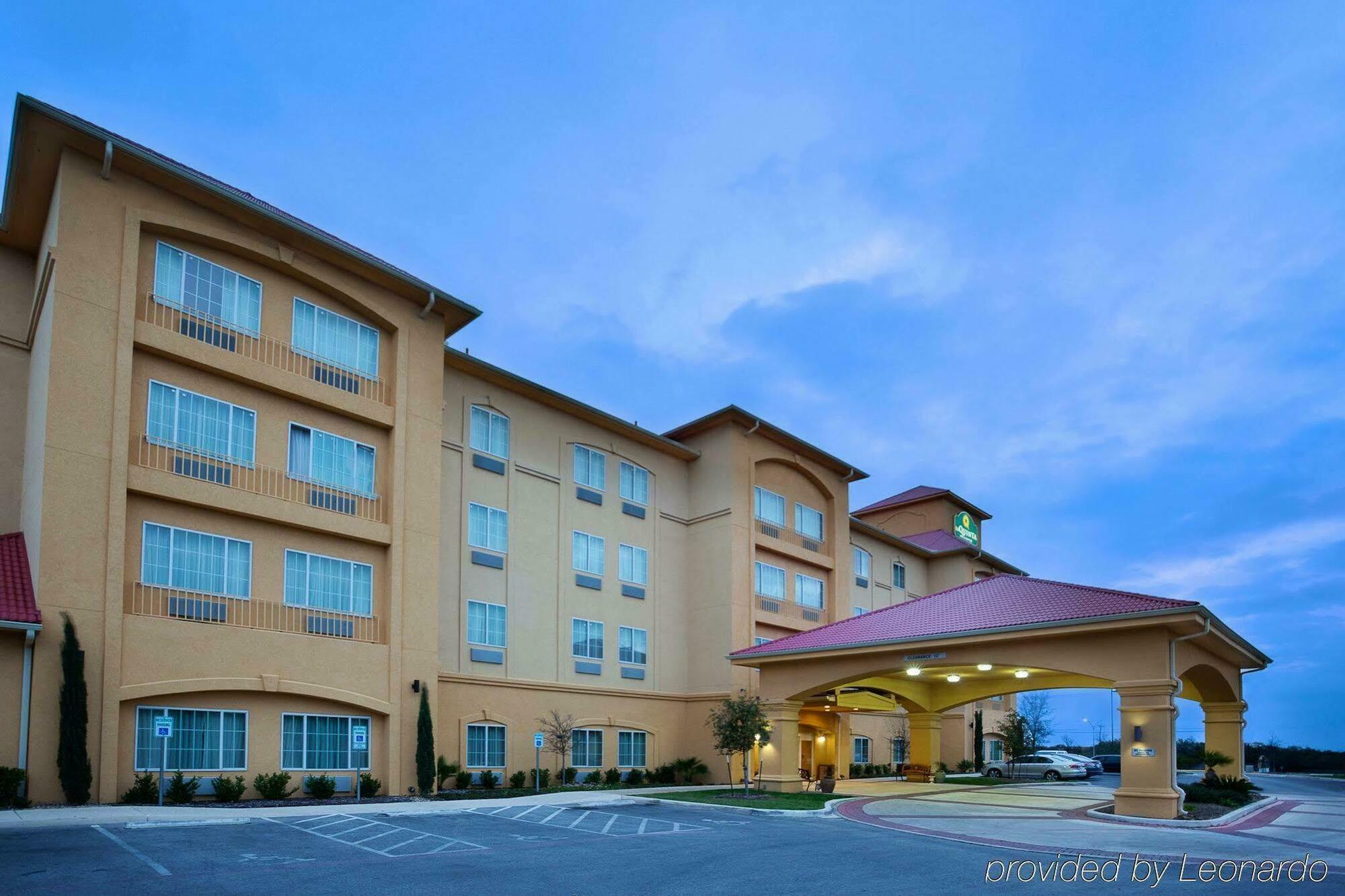 La Quinta By Wyndham San Antonio Northwest Hotel Exterior photo